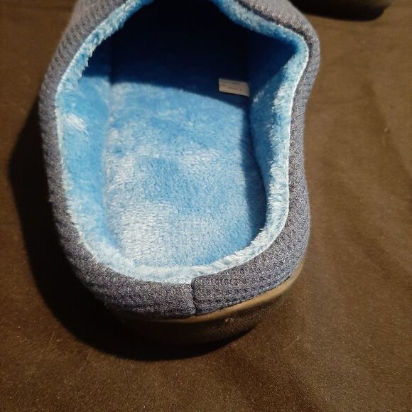 New Memory Foam Women's Size 7-8 Slippers - Picture 5 of 6